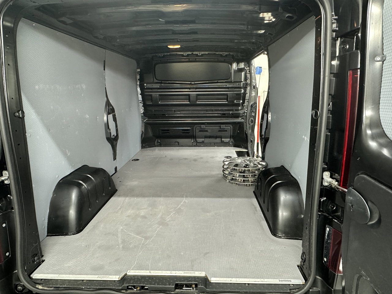 Nissan NV300