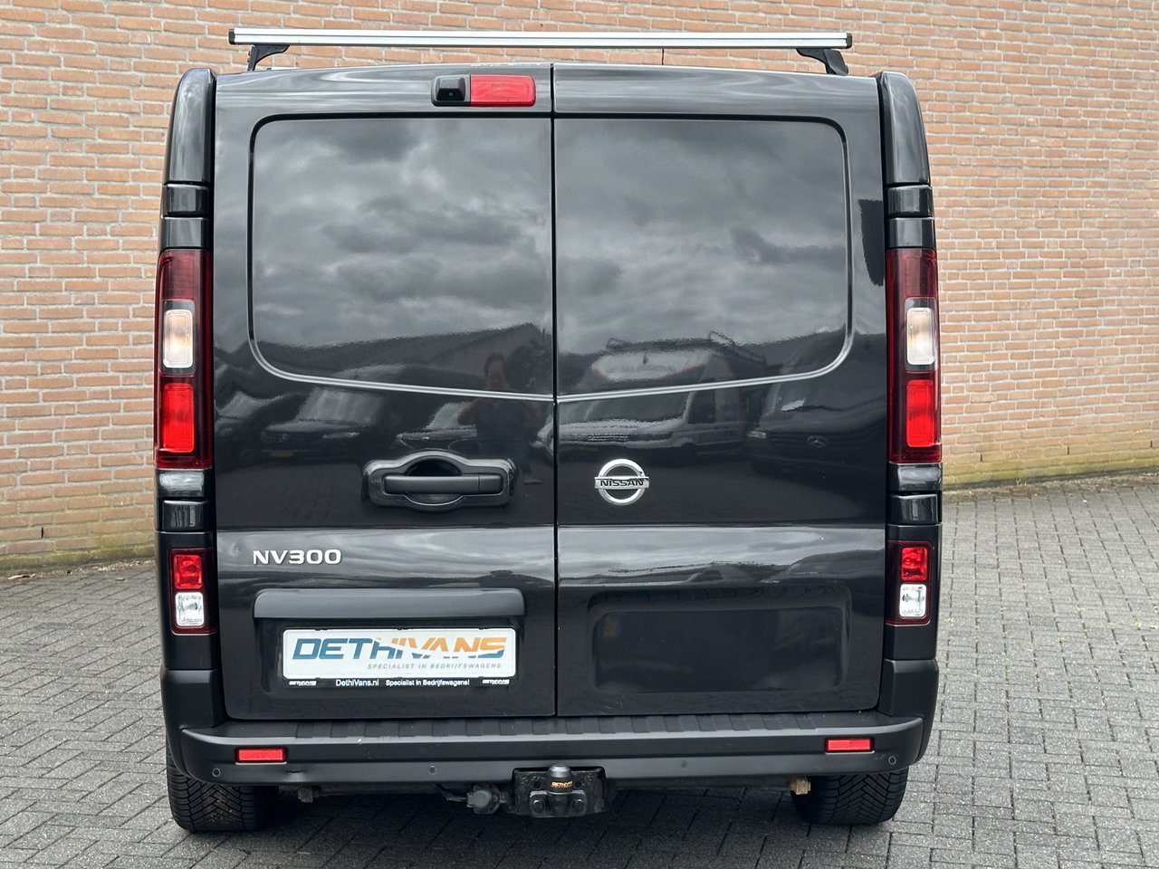 Nissan NV300
