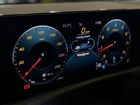 Mercedes-Benz CLA-Klasse Shooting Brake 250 225PK AMG / panorama / *NAP*