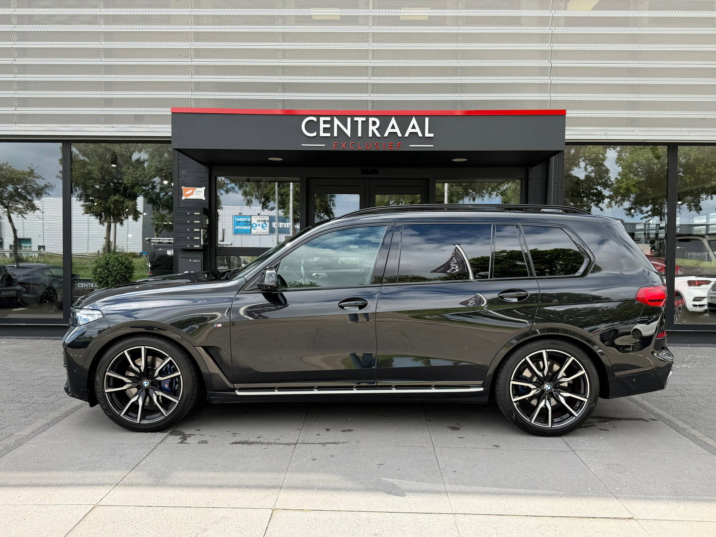 BMW X7 XDrive40i High Exe M-sport 7P|Pano|TV|Massage|Memory|Sky-Lounge|Soft-Close|Laser-Lights