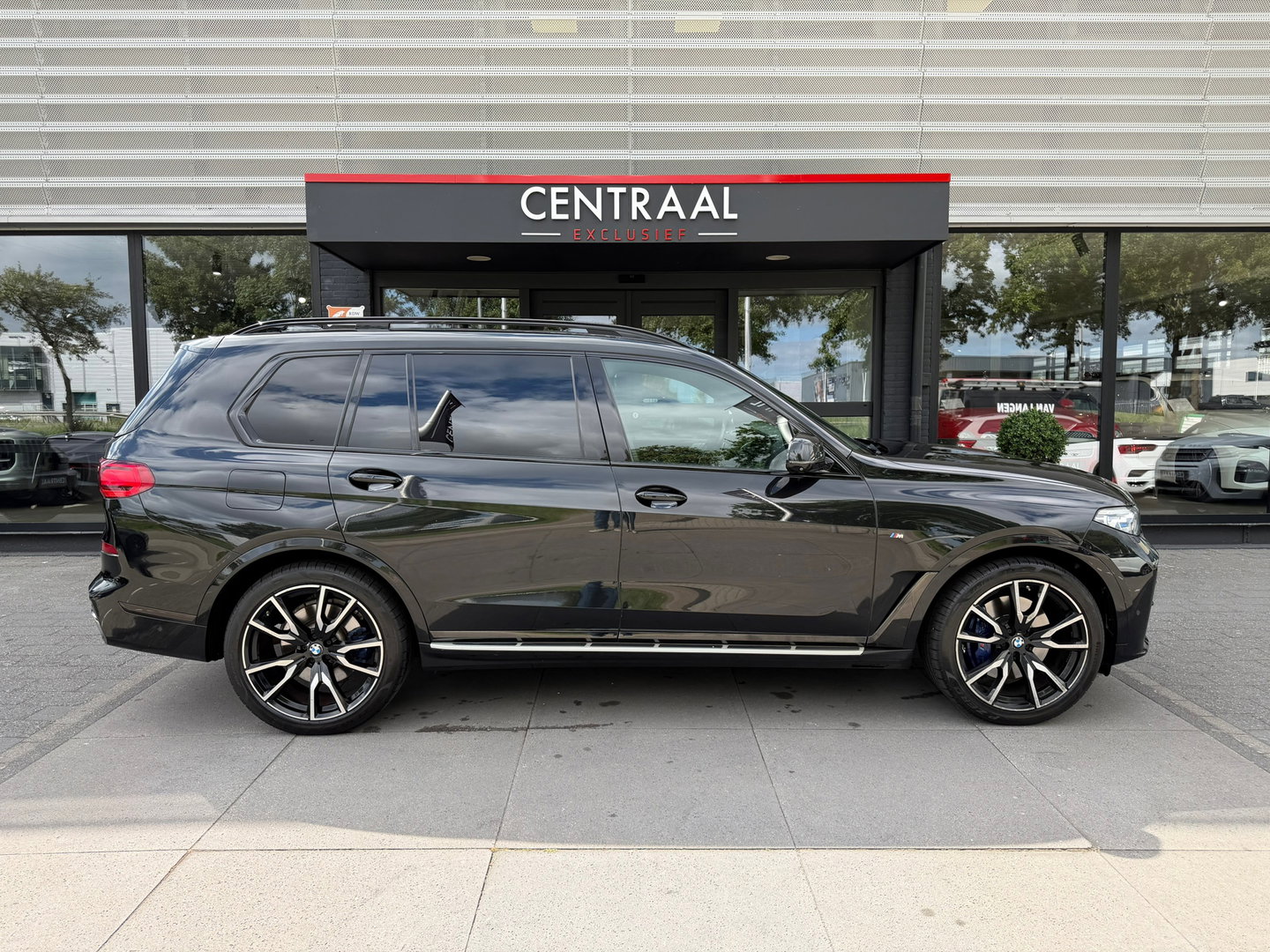 BMW X7 XDrive40i High Exe M-sport 7P|Pano|TV|Massage|Memory|Sky-Lounge|Soft-Close|Laser-Lights