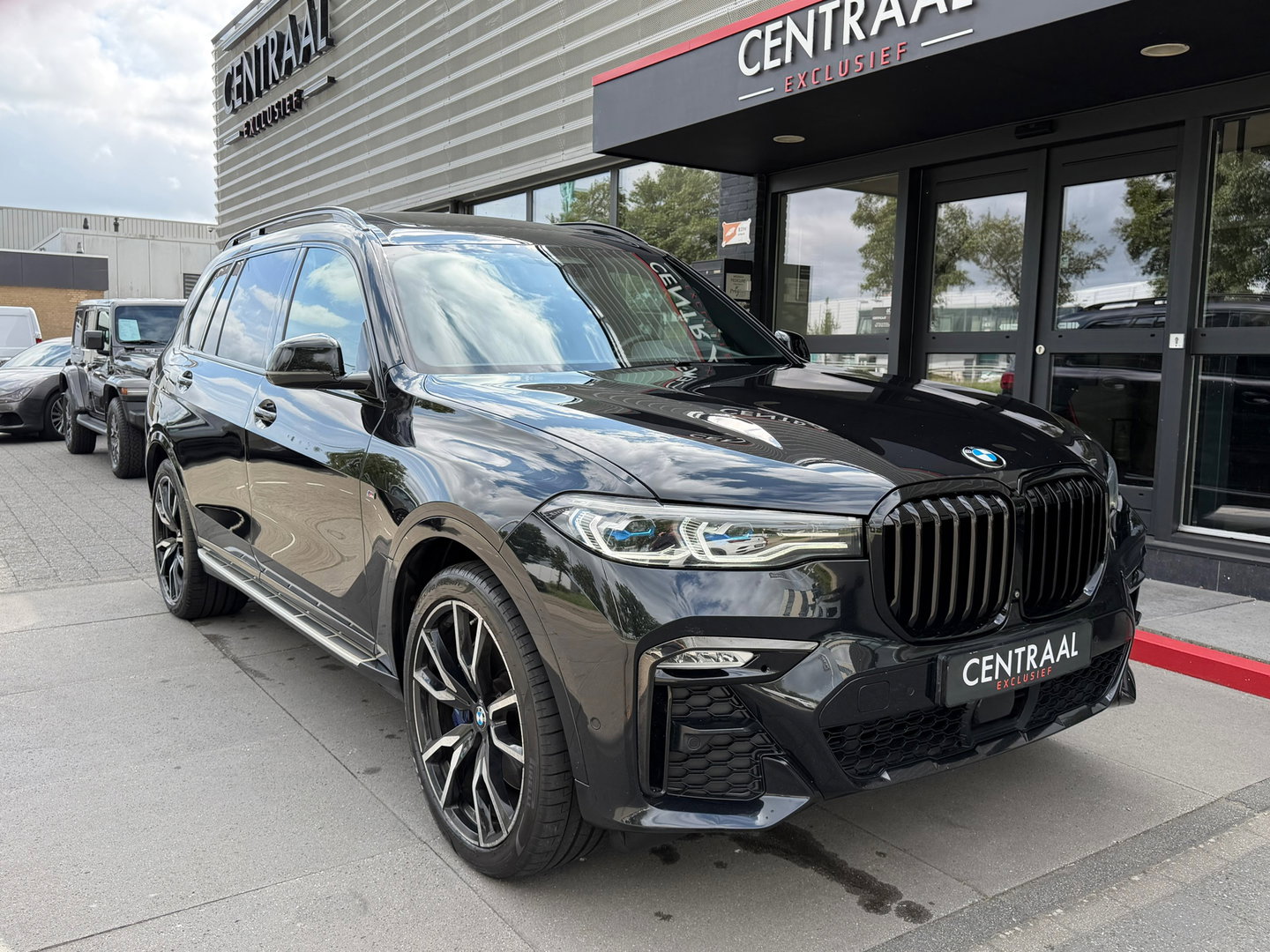 BMW X7 XDrive40i High Exe M-sport 7P|Pano|TV|Massage|Memory|Sky-Lounge|Soft-Close|Laser-Lights