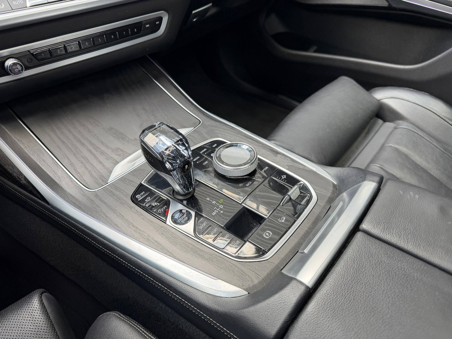 BMW X7 XDrive40i High Exe M-sport 7P|Pano|TV|Massage|Memory|Sky-Lounge|Soft-Close|Laser-Lights