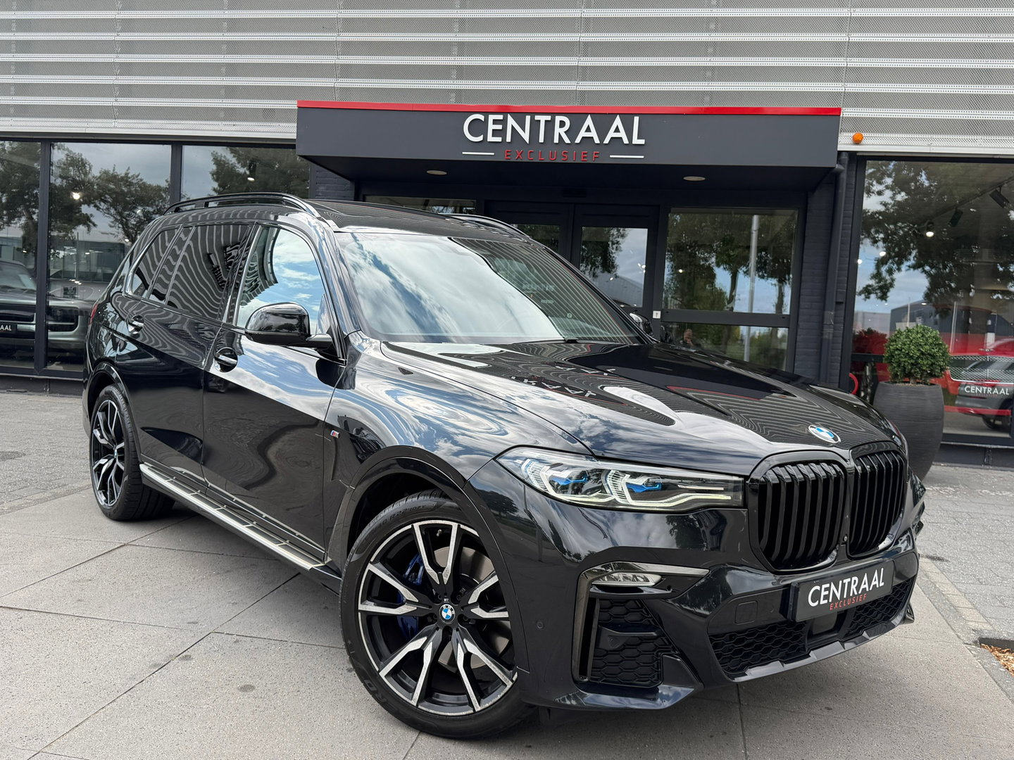 BMW X7 XDrive40i High Exe M-sport 7P|Pano|TV|Massage|Memory|Sky-Lounge|Soft-Close|Laser-Lights