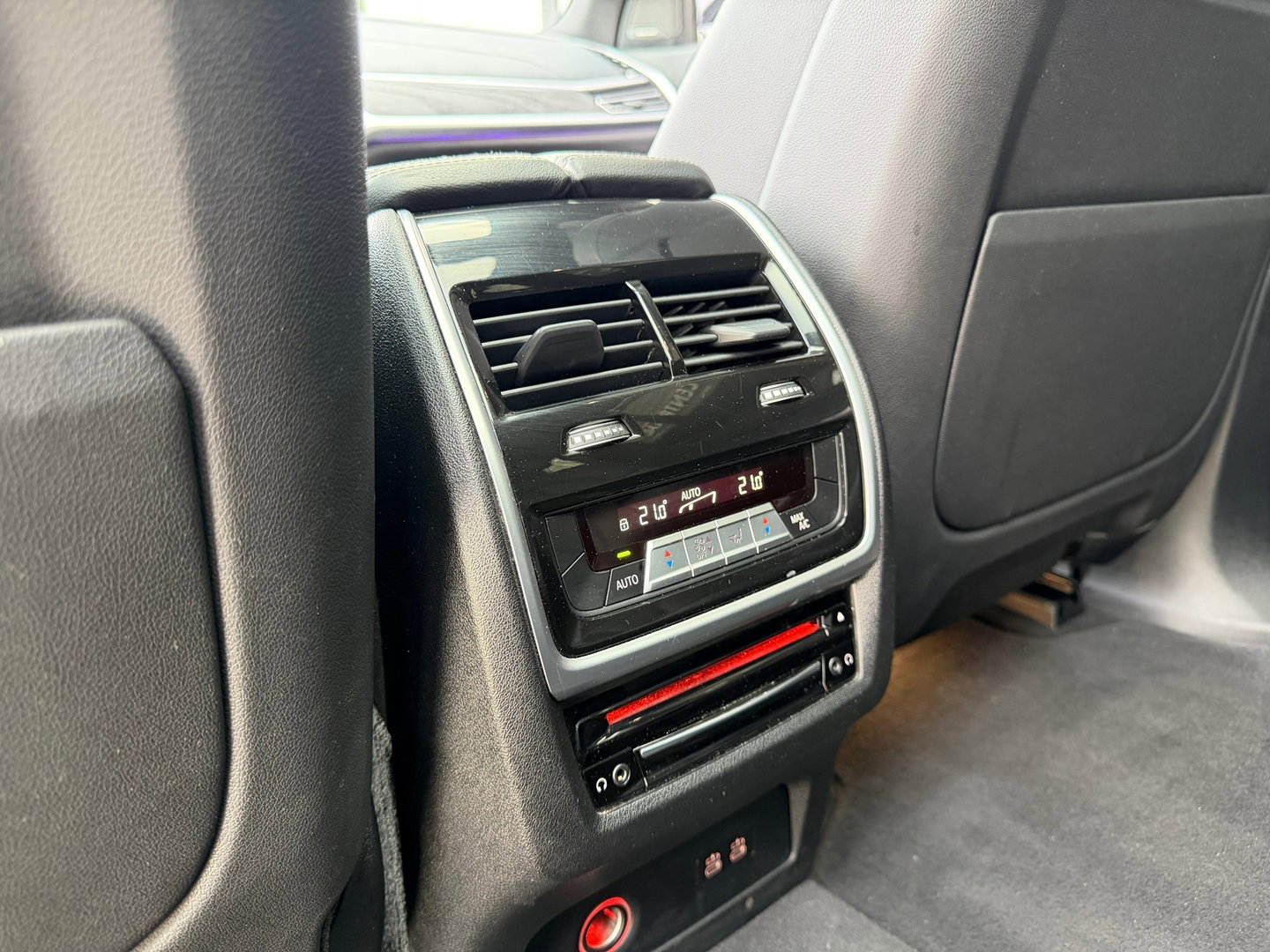 BMW X7 XDrive40i High Exe M-sport 7P|Pano|TV|Massage|Memory|Sky-Lounge|Soft-Close|Laser-Lights