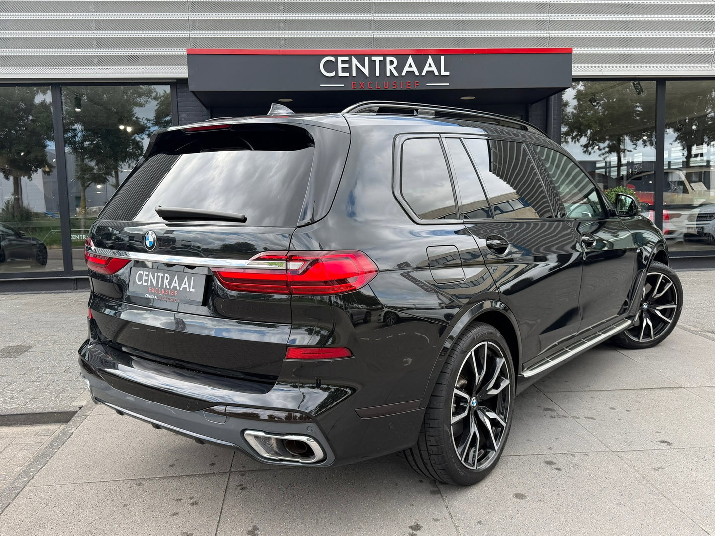 BMW X7 XDrive40i High Exe M-sport 7P|Pano|TV|Massage|Memory|Sky-Lounge|Soft-Close|Laser-Lights