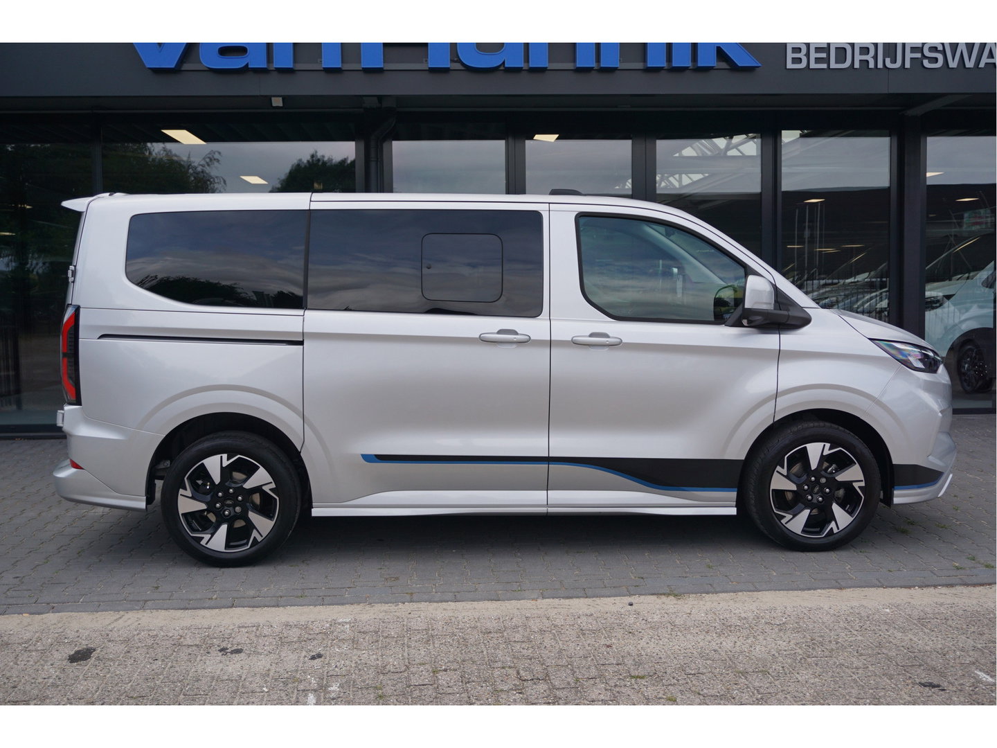 Ford Transit Custom 320S 170PK DC Sport AUT BPM VRIJ Demo!! Navi, ACC, 360° Cam, 19" LM, Elek. Schuifdeur!! NR. ART01*