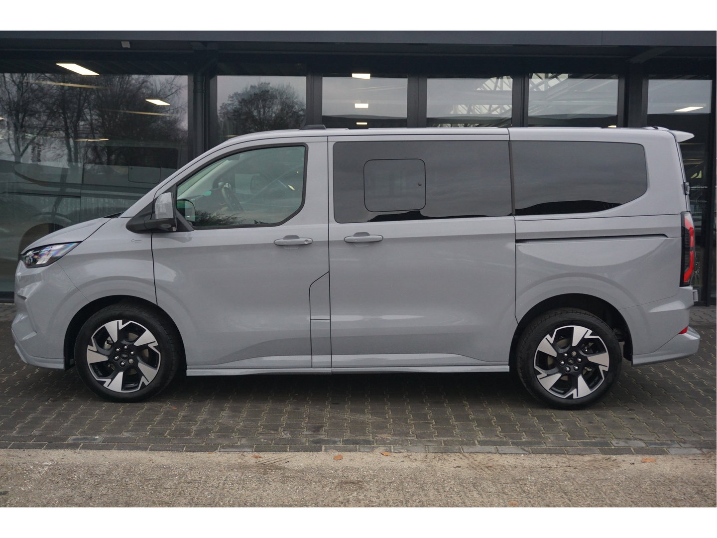 Ford Transit Custom 320S 170PK DC Sport AUT BPM VRIJ Demo!! Navi, ACC, 360° Cam, 19" LM, Elek. Schuifdeur!! NR. HK01*