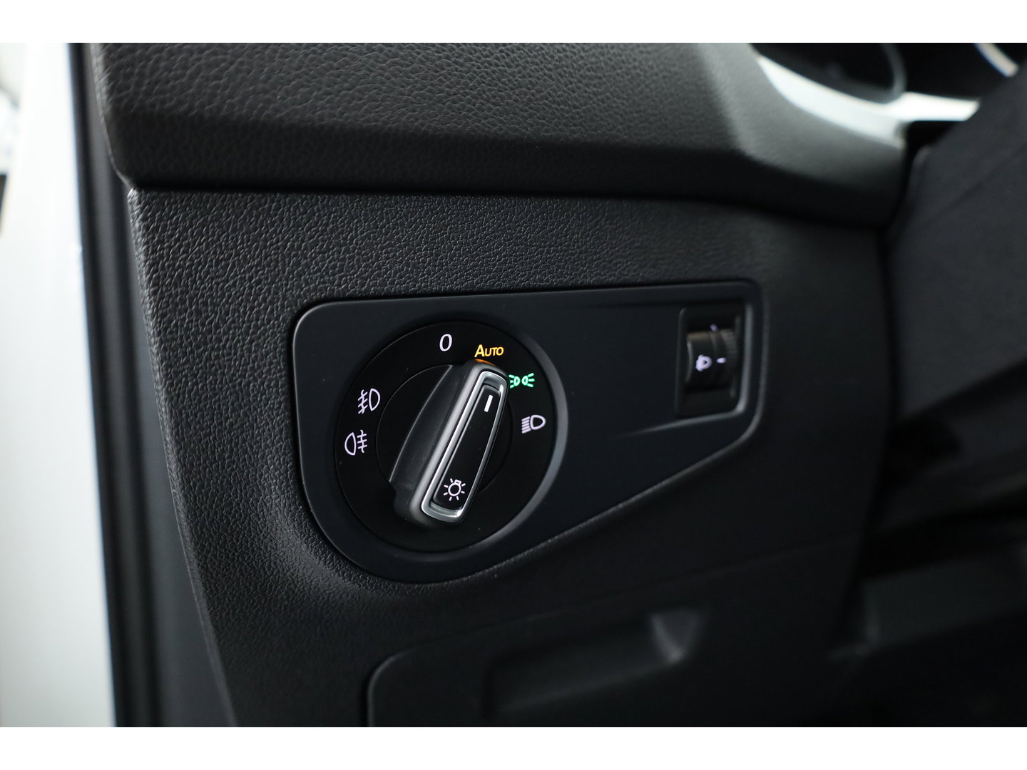 Volkswagen Tiguan 1.4 TSI Comfortline | Cruise Contr. | Trekhaak | All Season | Camera | Navi | Stoelverw. | PDC V+A