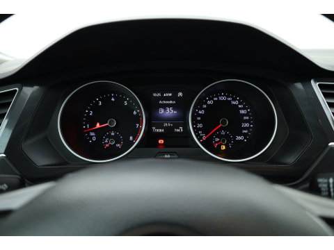 Volkswagen Tiguan 1.4 TSI Comfortline | Cruise Contr. | Trekhaak | All Season | Camera | Navi | Stoelverw. | PDC V+A