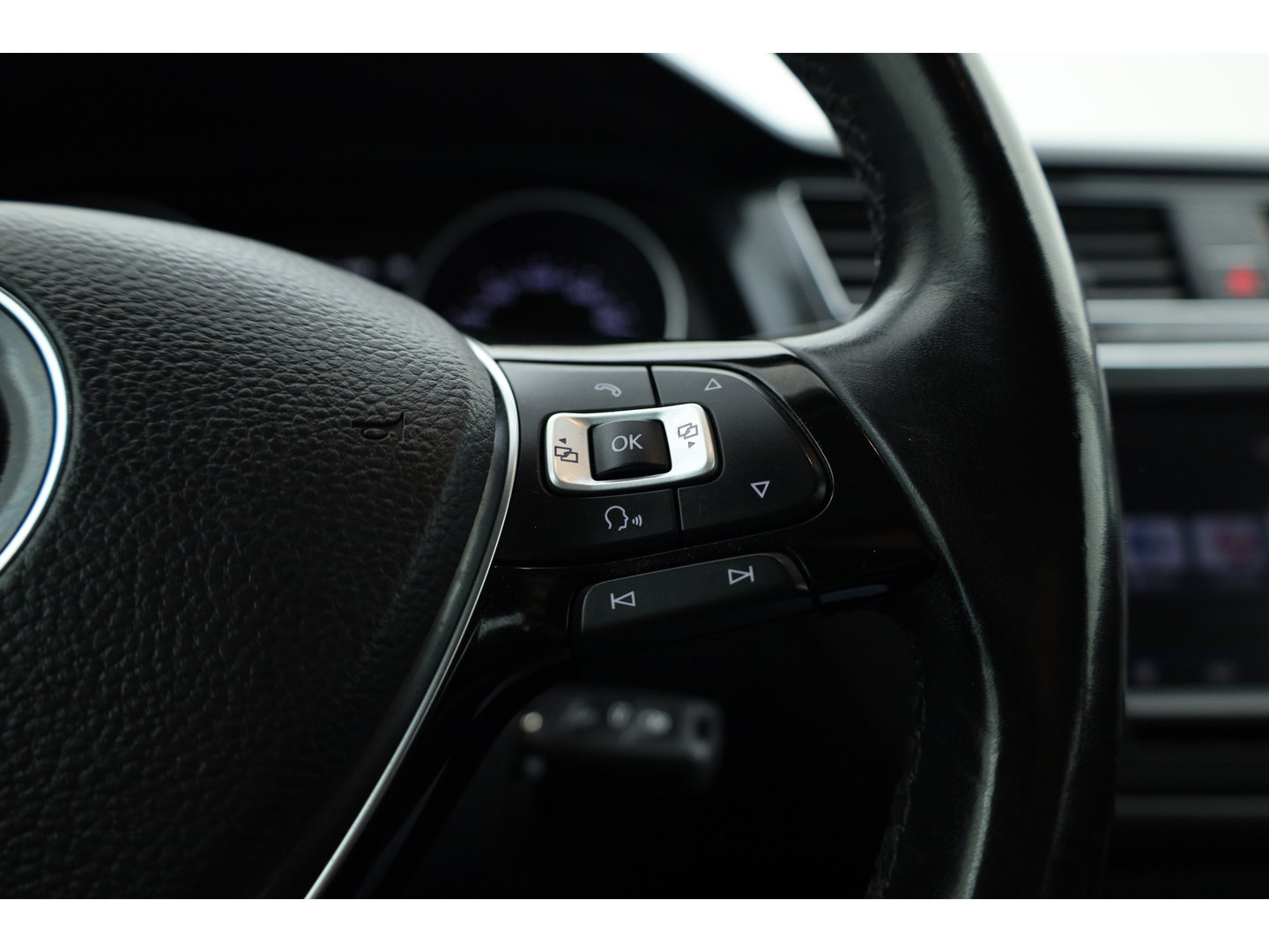 Volkswagen Tiguan 1.4 TSI Comfortline | Cruise Contr. | Trekhaak | All Season | Camera | Navi | Stoelverw. | PDC V+A