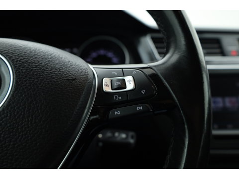 Volkswagen Tiguan 1.4 TSI Comfortline | Cruise Contr. | Trekhaak | All Season | Camera | Navi | Stoelverw. | PDC V+A