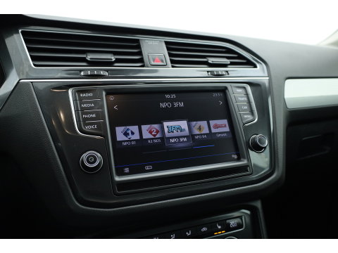 Volkswagen Tiguan 1.4 TSI Comfortline | Cruise Contr. | Trekhaak | All Season | Camera | Navi | Stoelverw. | PDC V+A