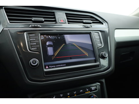 Volkswagen Tiguan 1.4 TSI Comfortline | Cruise Contr. | Trekhaak | All Season | Camera | Navi | Stoelverw. | PDC V+A