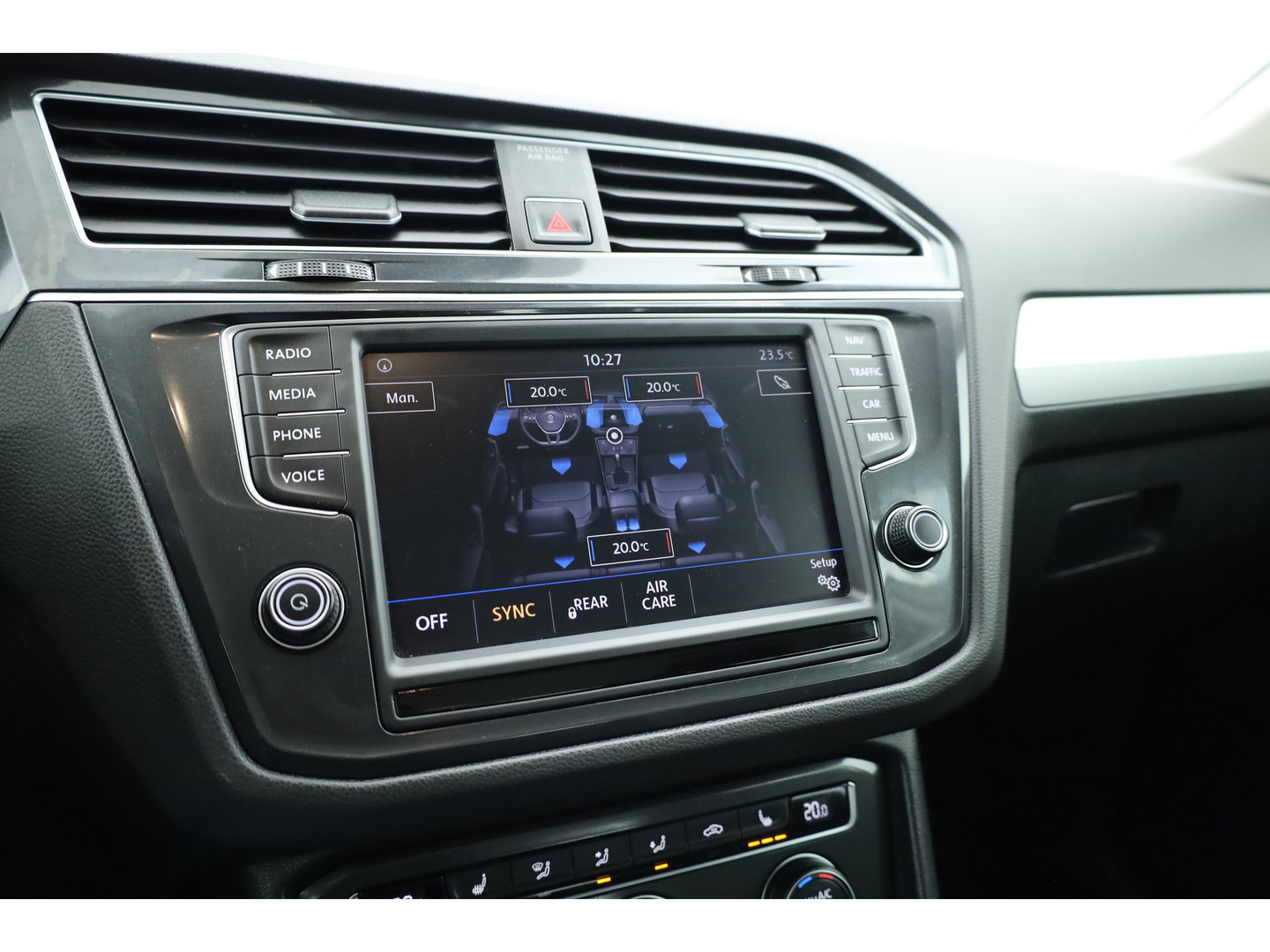 Volkswagen Tiguan 1.4 TSI Comfortline | Cruise Contr. | Trekhaak | All Season | Camera | Navi | Stoelverw. | PDC V+A