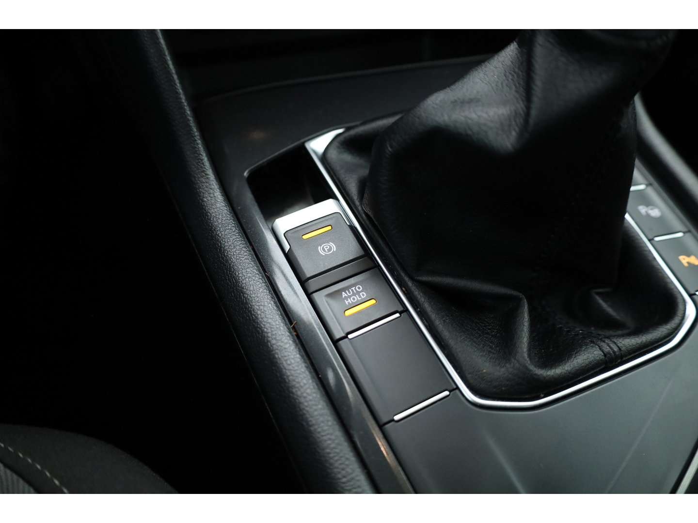 Volkswagen Tiguan 1.4 TSI Comfortline | Cruise Contr. | Trekhaak | All Season | Camera | Navi | Stoelverw. | PDC V+A