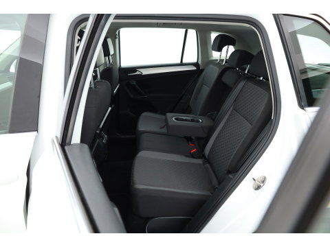 Volkswagen Tiguan 1.4 TSI Comfortline | Cruise Contr. | Trekhaak | All Season | Camera | Navi | Stoelverw. | PDC V+A