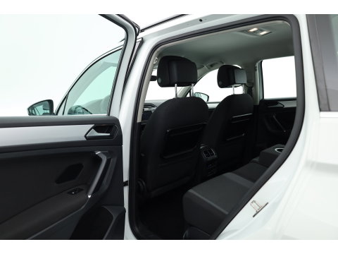 Volkswagen Tiguan 1.4 TSI Comfortline | Cruise Contr. | Trekhaak | All Season | Camera | Navi | Stoelverw. | PDC V+A