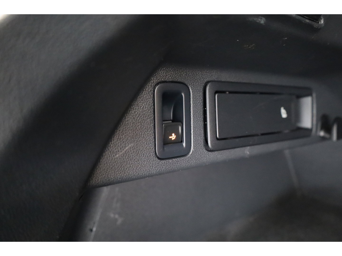 Volkswagen Tiguan 1.4 TSI Comfortline | Cruise Contr. | Trekhaak | All Season | Camera | Navi | Stoelverw. | PDC V+A