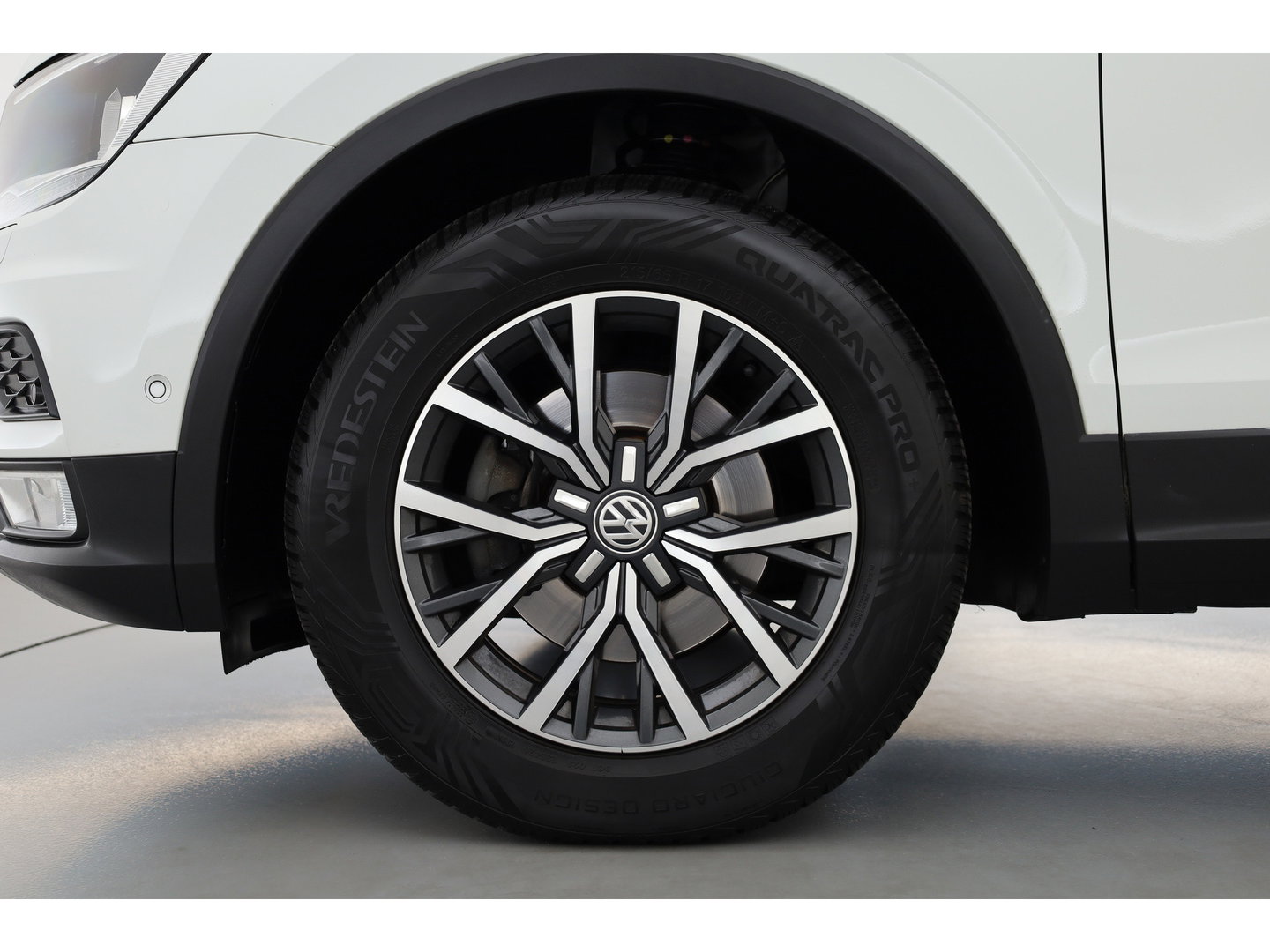 Volkswagen Tiguan 1.4 TSI Comfortline | Cruise Contr. | Trekhaak | All Season | Camera | Navi | Stoelverw. | PDC V+A