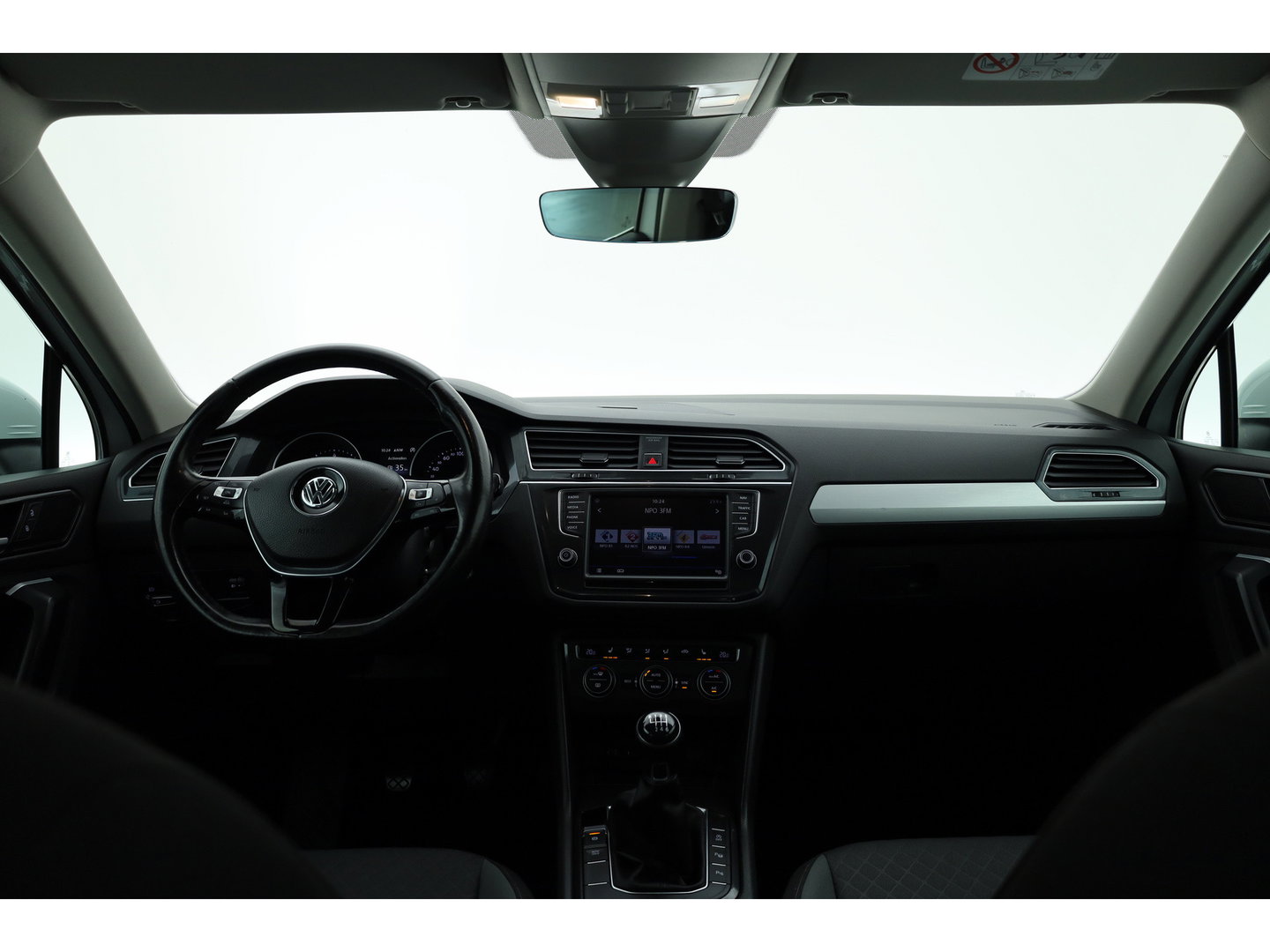 Volkswagen Tiguan 1.4 TSI Comfortline | Cruise Contr. | Trekhaak | All Season | Camera | Navi | Stoelverw. | PDC V+A