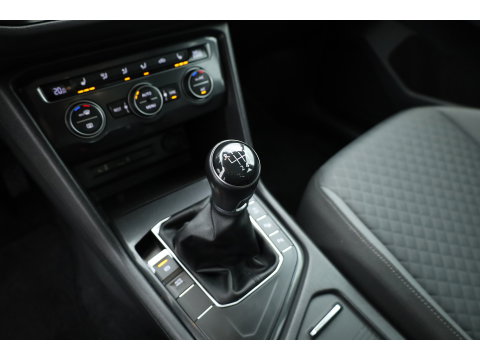 Volkswagen Tiguan 1.4 TSI Comfortline | Cruise Contr. | Trekhaak | All Season | Camera | Navi | Stoelverw. | PDC V+A