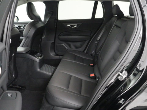 Volvo V60 2.0 T6 Plug-in hybrid AWD Core Bright | SOH 97.0% | Leder | Harman/Kardon | 360 camera | Stuur/stoel verwarming | Carplay | Climate control | Memory | Full LED |