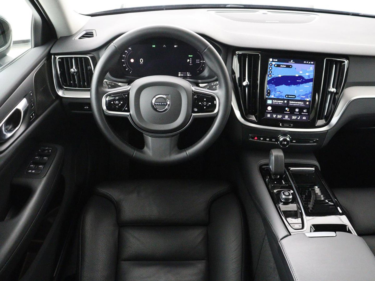 Volvo V60 2.0 T6 Plug-in hybrid AWD Core Bright | SOH 97.0% | Leder | Harman/Kardon | 360 camera | Stuur/stoel verwarming | Carplay | Climate control | Memory | Full LED |