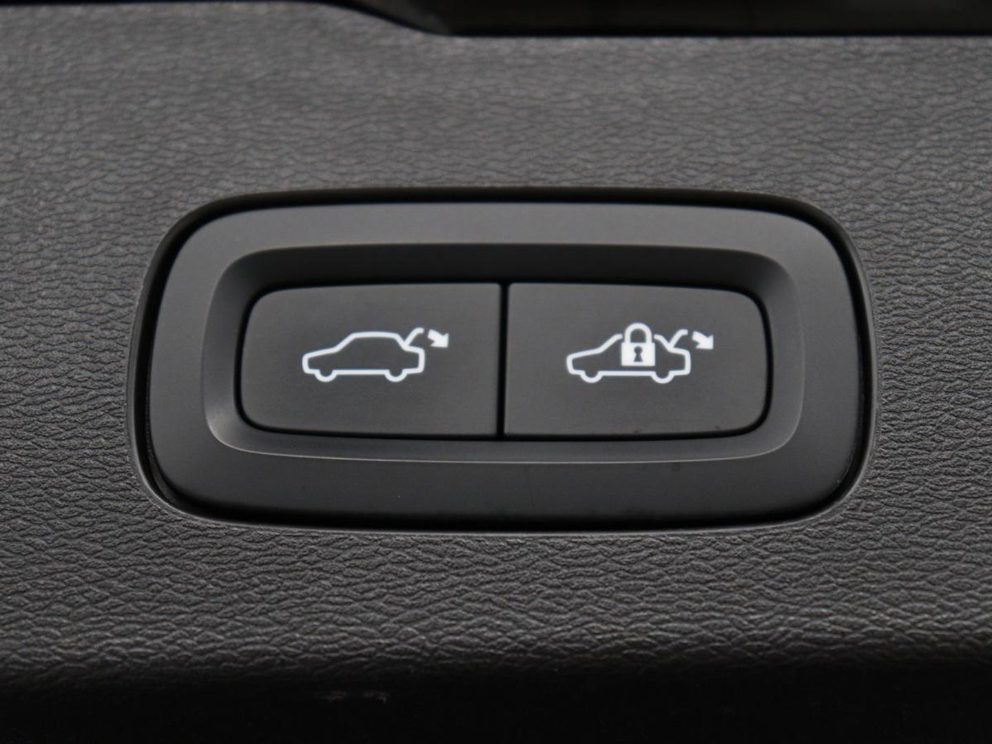 Volvo V60 2.0 T6 Plug-in hybrid AWD Core Bright | SOH 97.0% | Leder | Harman/Kardon | 360 camera | Stuur/stoel verwarming | Carplay | Climate control | Memory | Full LED |