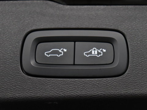 Volvo V60 2.0 T6 Plug-in hybrid AWD Core Bright | SOH 97.0% | Leder | Harman/Kardon | 360 camera | Stuur/stoel verwarming | Carplay | Climate control | Memory | Full LED |