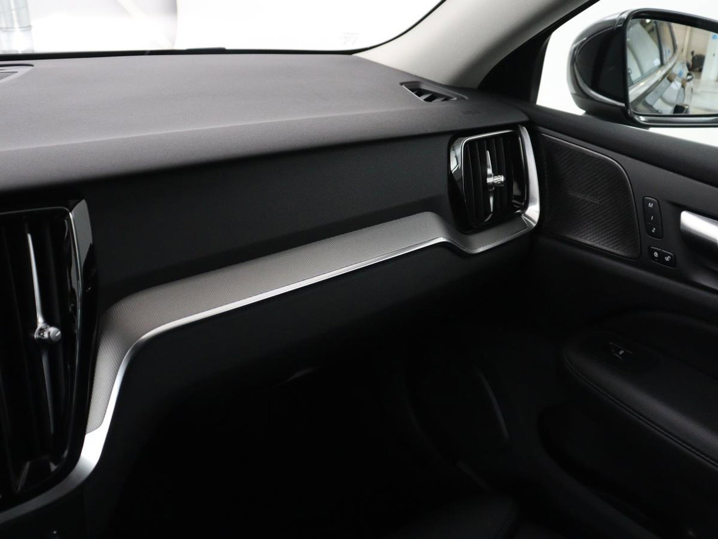 Volvo V60 2.0 T6 Plug-in hybrid AWD Core Bright | SOH 97.0% | Leder | Harman/Kardon | 360 camera | Stuur/stoel verwarming | Carplay | Climate control | Memory | Full LED |