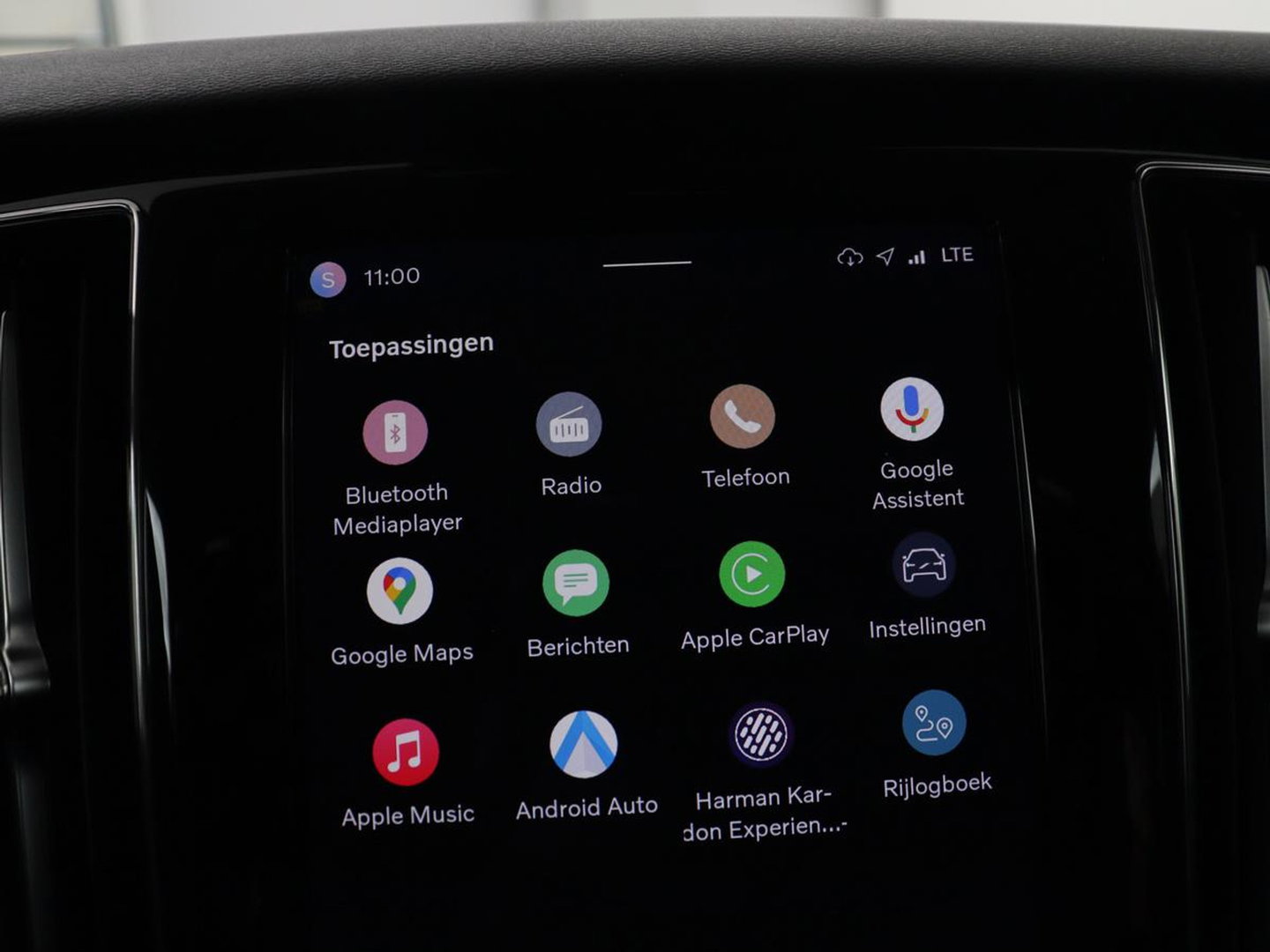 Volvo V60 2.0 T6 Plug-in hybrid AWD Core Bright | SOH 97.0% | Leder | Harman/Kardon | 360 camera | Stuur/stoel verwarming | Carplay | Climate control | Memory | Full LED |