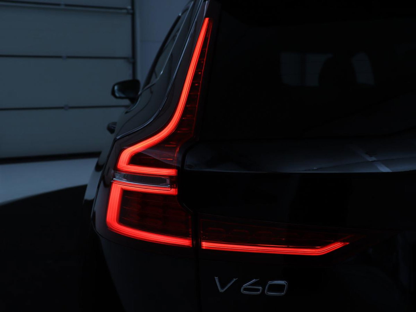 Volvo V60 2.0 T6 Plug-in hybrid AWD Core Bright | SOH 97.0% | Leder | Harman/Kardon | 360 camera | Stuur/stoel verwarming | Carplay | Climate control | Memory | Full LED |