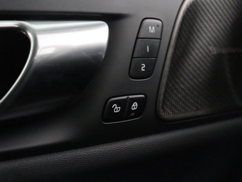 Volvo V60 2.0 T6 Plug-in hybrid AWD Core Bright | SOH 97.0% | Leder | Harman/Kardon | 360 camera | Stuur/stoel verwarming | Carplay | Climate control | Memory | Full LED |