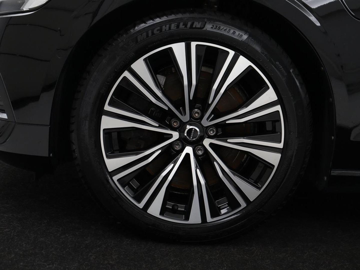 Volvo V60 2.0 T6 Plug-in hybrid AWD Core Bright | SOH 97.0% | Leder | Harman/Kardon | 360 camera | Stuur/stoel verwarming | Carplay | Climate control | Memory | Full LED |