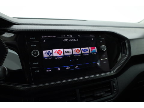 Volkswagen T-Cross 1.0 TSI Life | Adapt. Cruise | Trekhaak | PDC V+A | All Season | Navi | Apple CarPlay & Android Auto