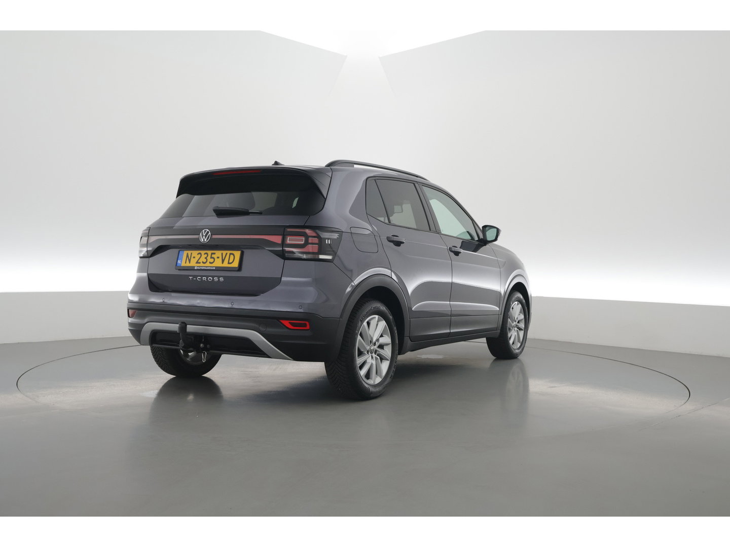 Volkswagen T-Cross 1.0 TSI Life | Adapt. Cruise | Trekhaak | PDC V+A | All Season | Navi | Apple CarPlay & Android Auto