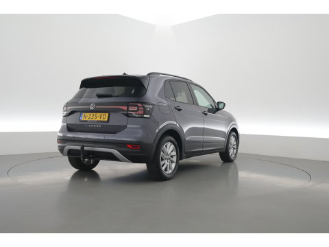 Volkswagen T-Cross 1.0 TSI Life | Adapt. Cruise | Trekhaak | PDC V+A | All Season | Navi | Apple CarPlay & Android Auto