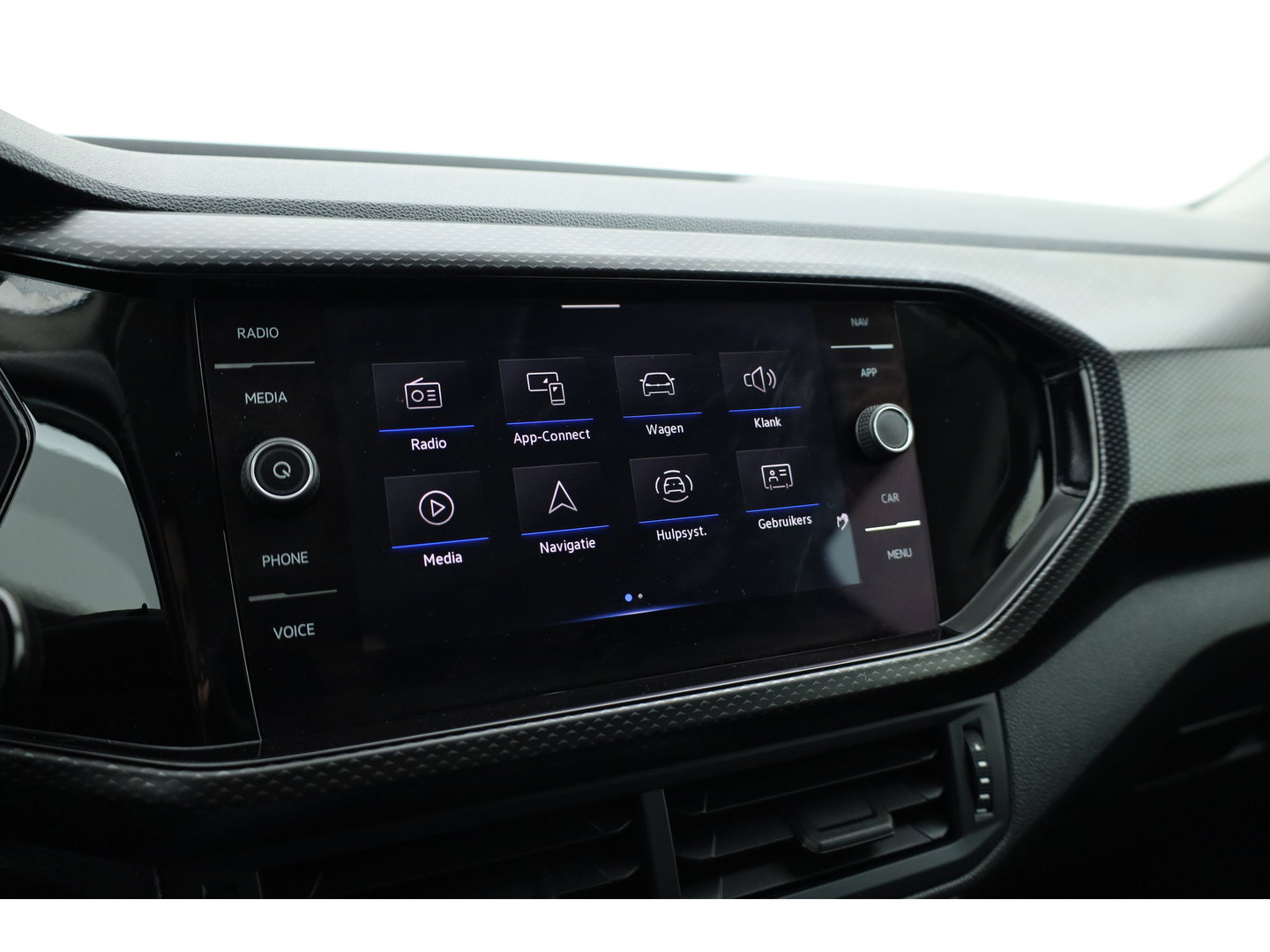 Volkswagen T-Cross 1.0 TSI Life | Adapt. Cruise | Trekhaak | PDC V+A | All Season | Navi | Apple CarPlay & Android Auto