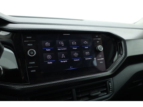 Volkswagen T-Cross 1.0 TSI Life | Adapt. Cruise | Trekhaak | PDC V+A | All Season | Navi | Apple CarPlay & Android Auto