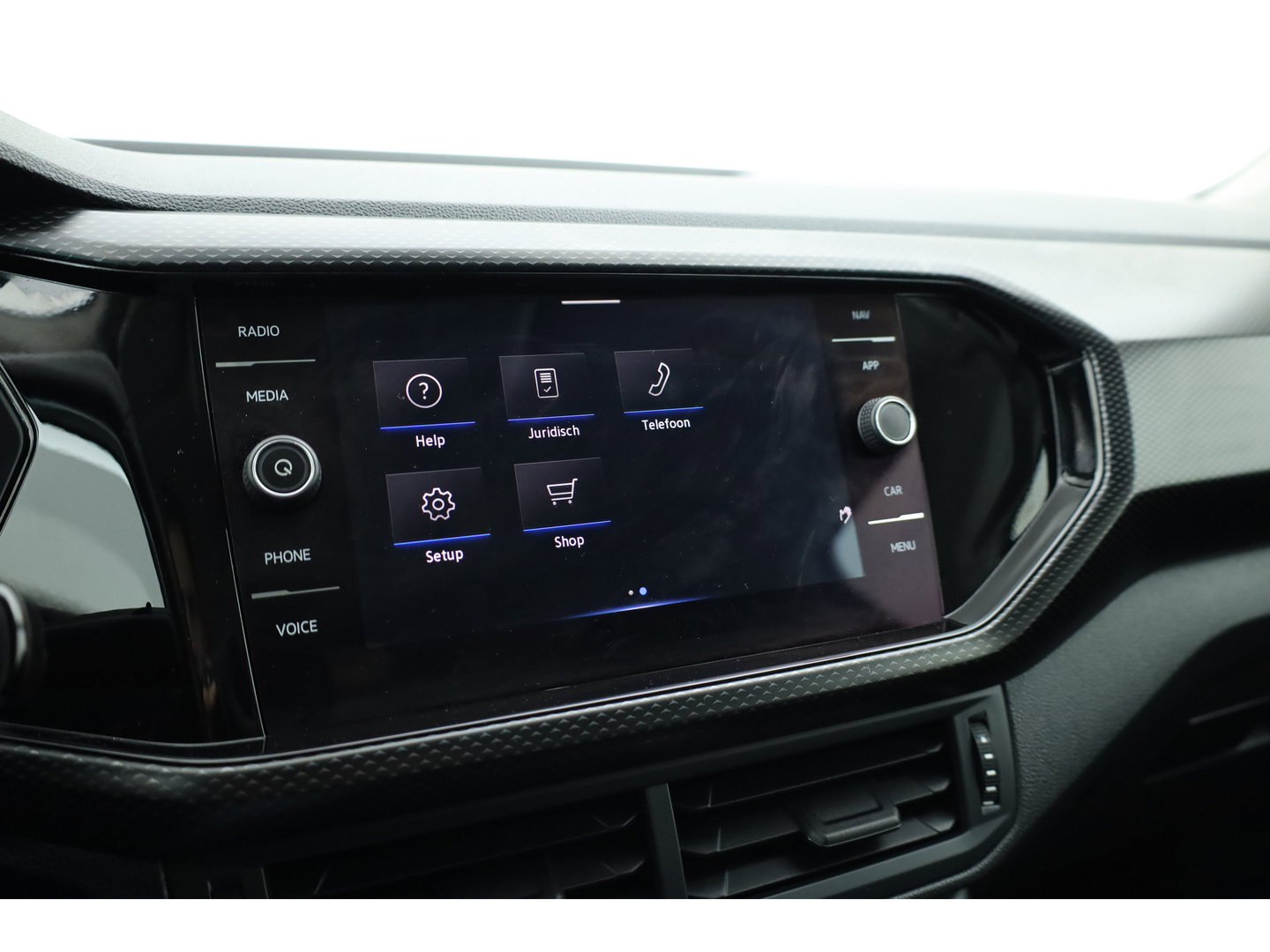 Volkswagen T-Cross 1.0 TSI Life | Adapt. Cruise | Trekhaak | PDC V+A | All Season | Navi | Apple CarPlay & Android Auto