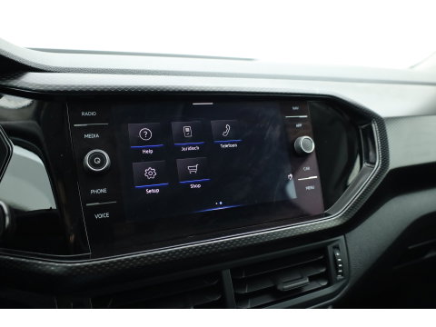 Volkswagen T-Cross 1.0 TSI Life | Adapt. Cruise | Trekhaak | PDC V+A | All Season | Navi | Apple CarPlay & Android Auto