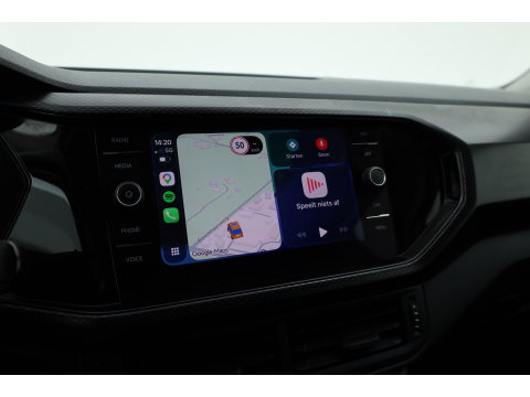 Volkswagen T-Cross 1.0 TSI Life | Adapt. Cruise | Trekhaak | PDC V+A | All Season | Navi | Apple CarPlay & Android Auto