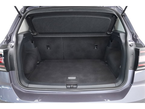Volkswagen T-Cross 1.0 TSI Life | Adapt. Cruise | Trekhaak | PDC V+A | All Season | Navi | Apple CarPlay & Android Auto