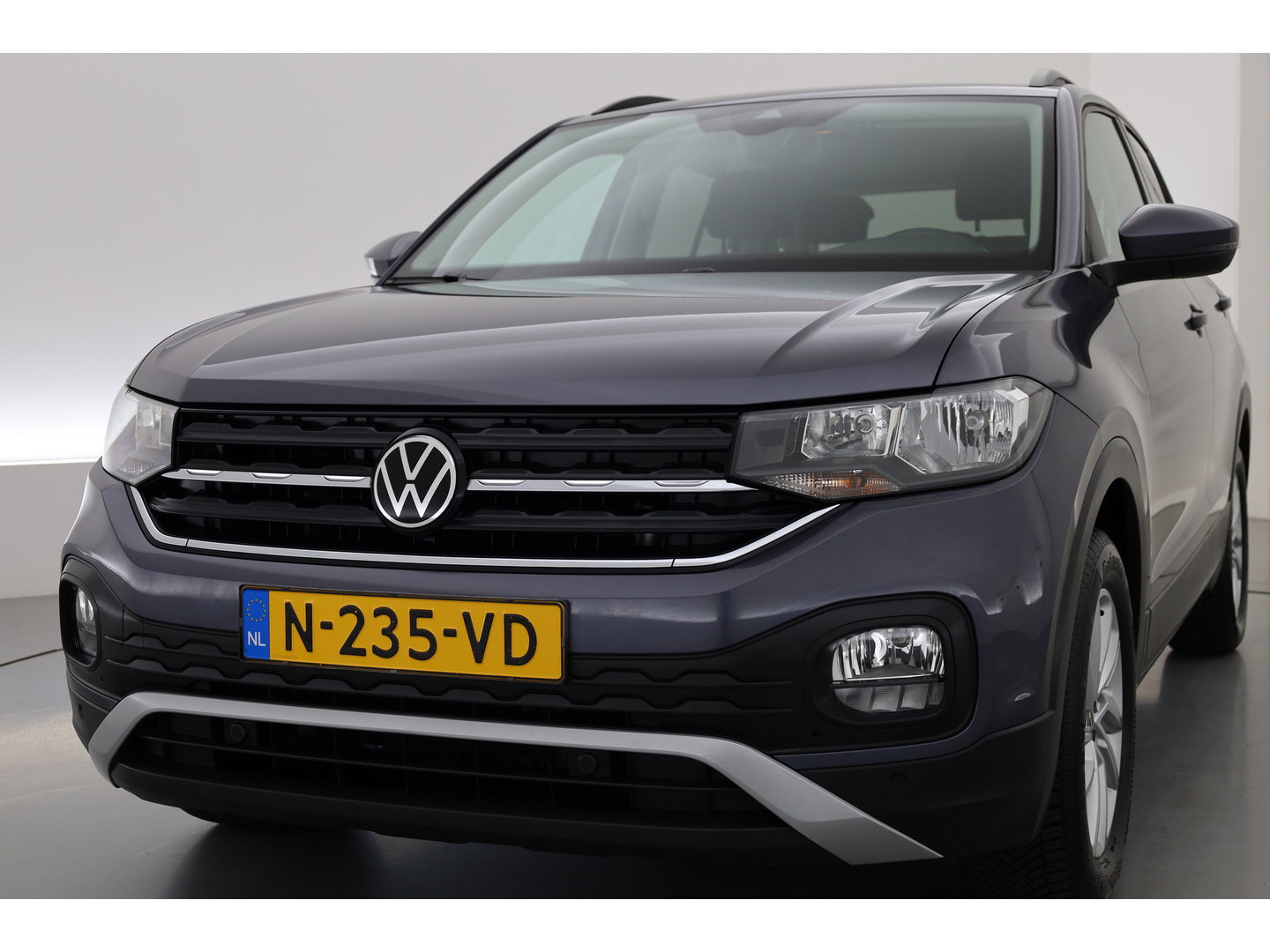 Volkswagen T-Cross 1.0 TSI Life | Adapt. Cruise | Trekhaak | PDC V+A | All Season | Navi | Apple CarPlay & Android Auto