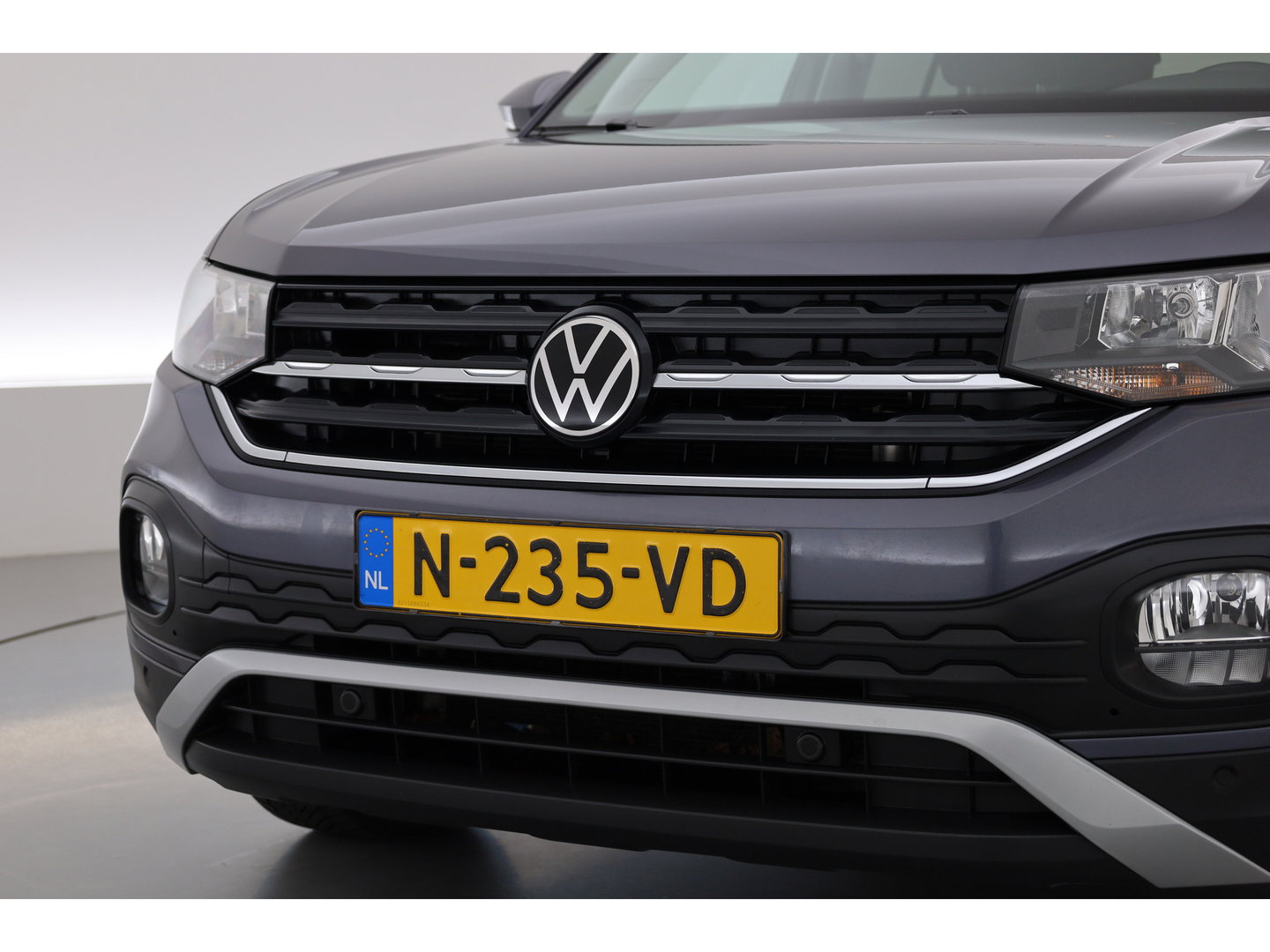 Volkswagen T-Cross 1.0 TSI Life | Adapt. Cruise | Trekhaak | PDC V+A | All Season | Navi | Apple CarPlay & Android Auto