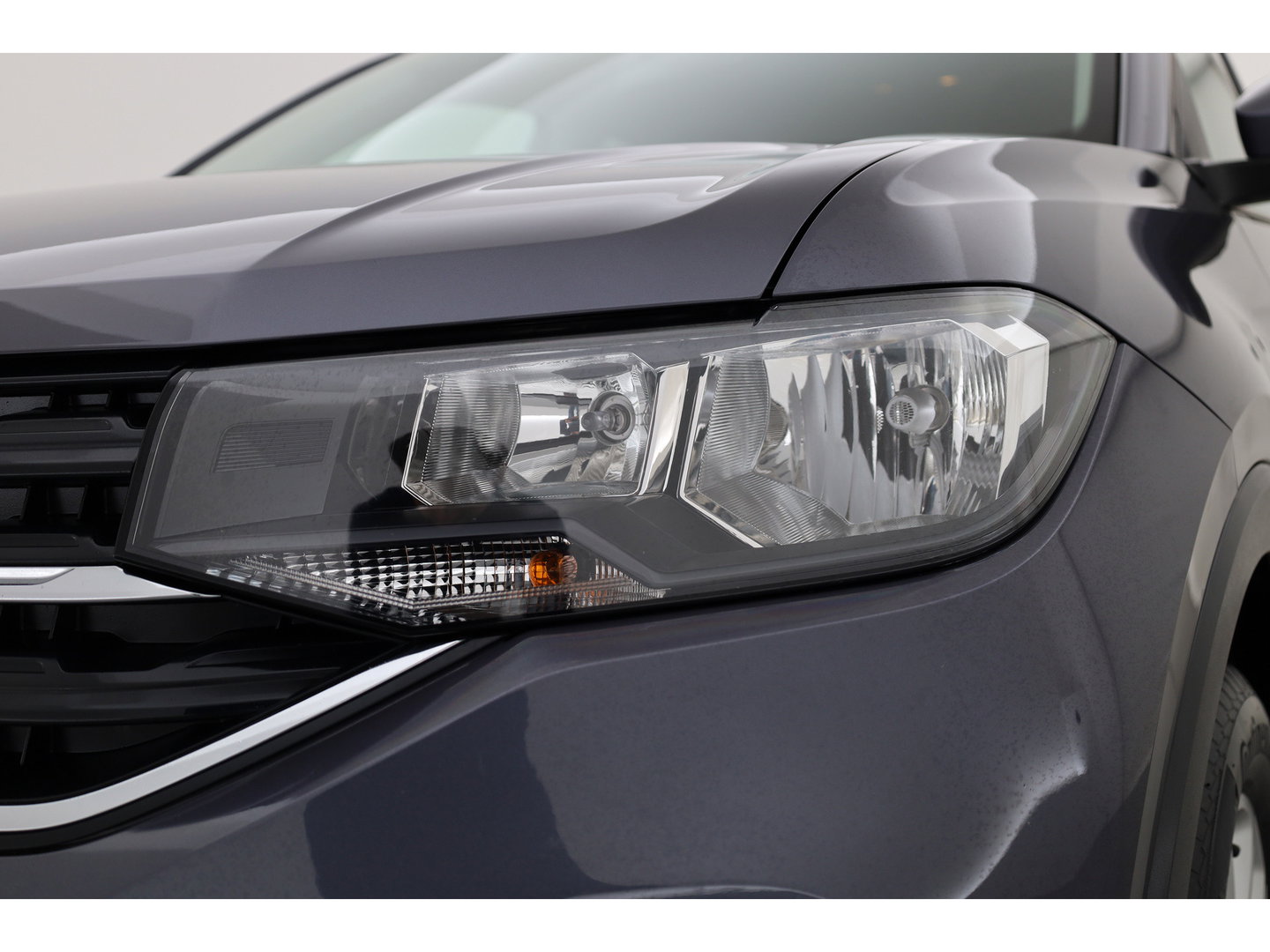 Volkswagen T-Cross 1.0 TSI Life | Adapt. Cruise | Trekhaak | PDC V+A | All Season | Navi | Apple CarPlay & Android Auto