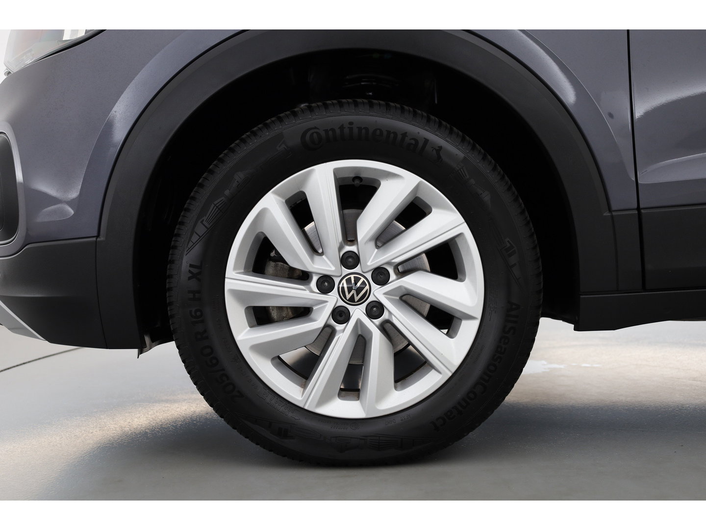 Volkswagen T-Cross 1.0 TSI Life | Adapt. Cruise | Trekhaak | PDC V+A | All Season | Navi | Apple CarPlay & Android Auto