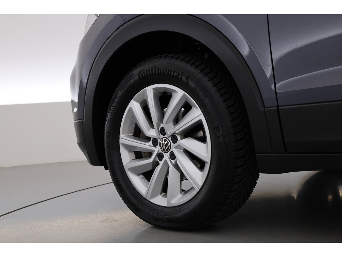 Volkswagen T-Cross 1.0 TSI Life | Adapt. Cruise | Trekhaak | PDC V+A | All Season | Navi | Apple CarPlay & Android Auto
