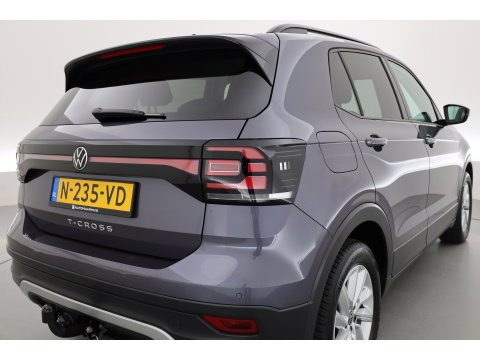 Volkswagen T-Cross 1.0 TSI Life | Adapt. Cruise | Trekhaak | PDC V+A | All Season | Navi | Apple CarPlay & Android Auto